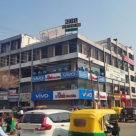 Hotel Newyork Inn Anand Ngoại thất bức ảnh