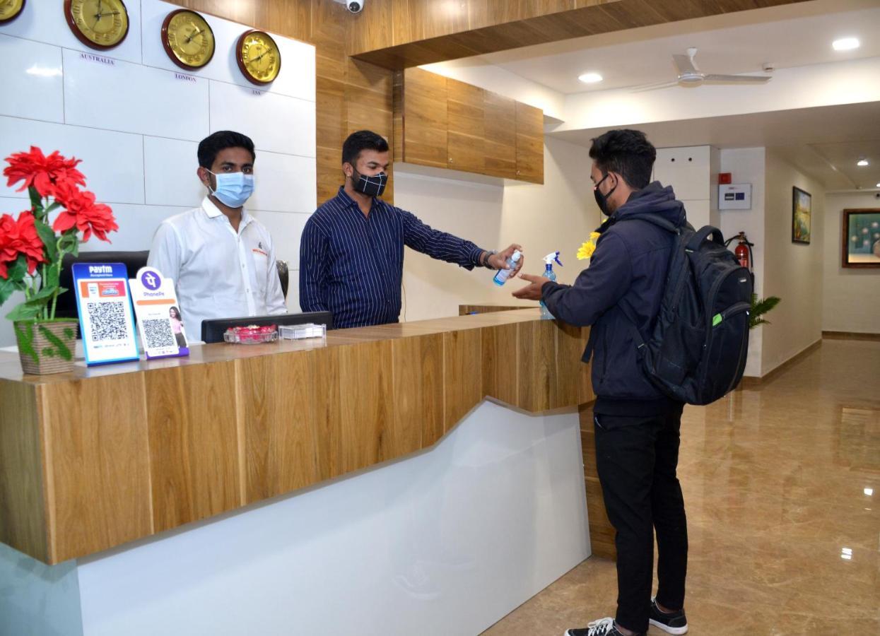 Hotel Newyork Inn Anand Ngoại thất bức ảnh
