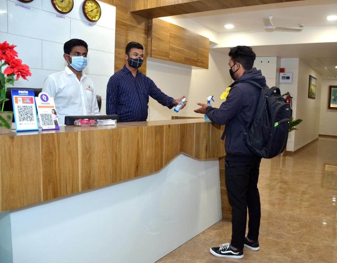 Hotel Newyork Inn Anand Ngoại thất bức ảnh