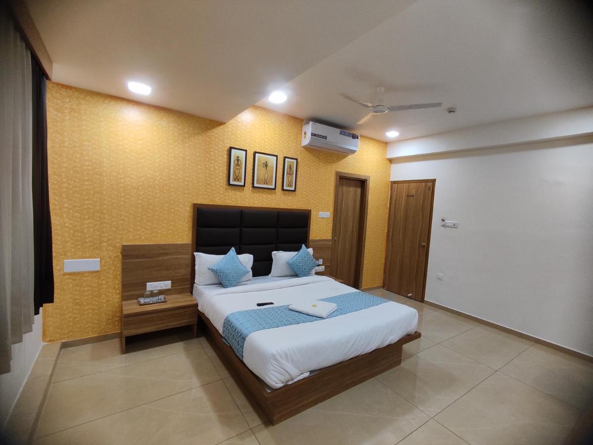 Hotel Newyork Inn Anand Ngoại thất bức ảnh