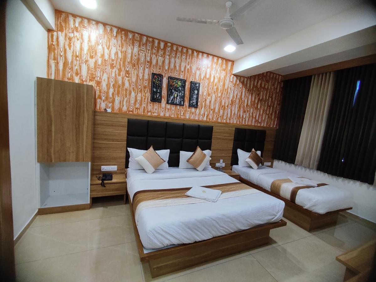 Hotel Newyork Inn Anand Ngoại thất bức ảnh