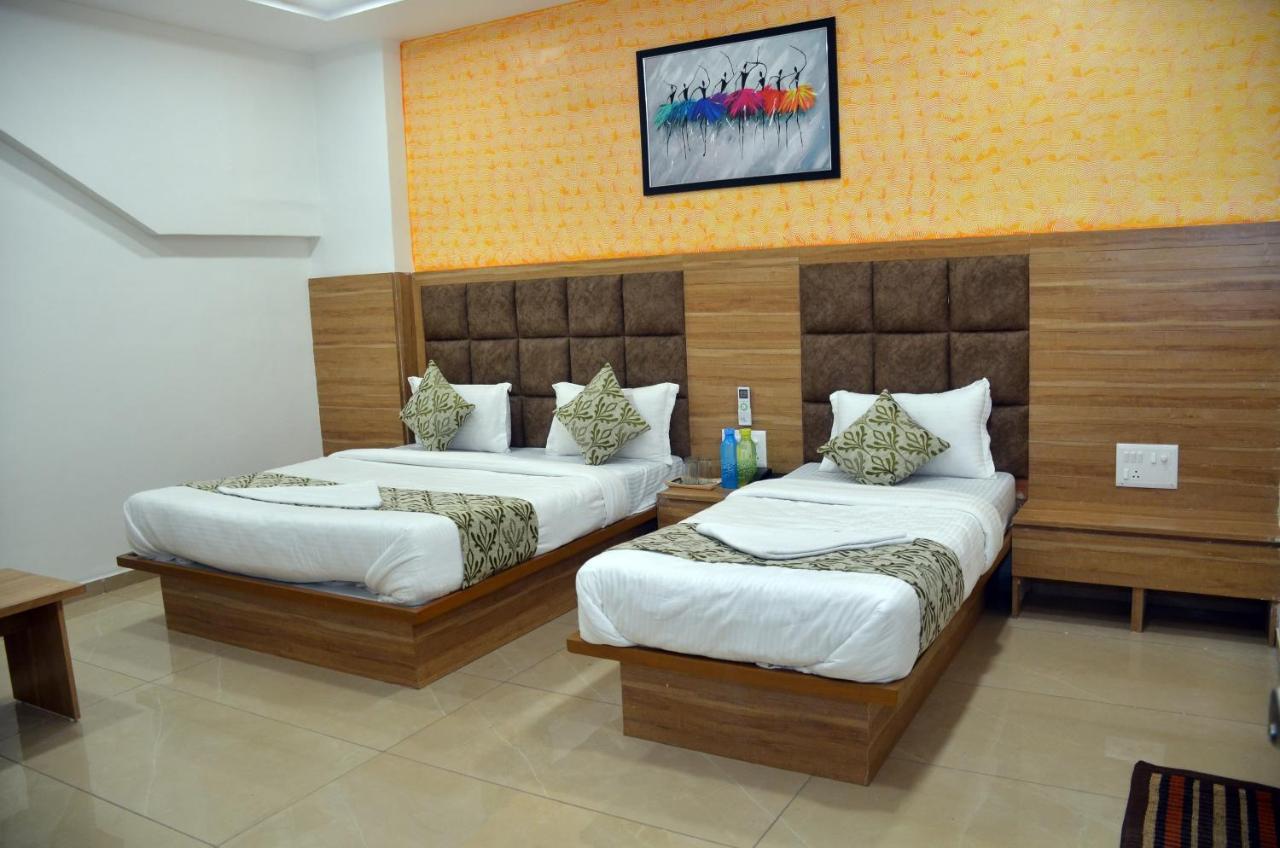 Hotel Newyork Inn Anand Ngoại thất bức ảnh