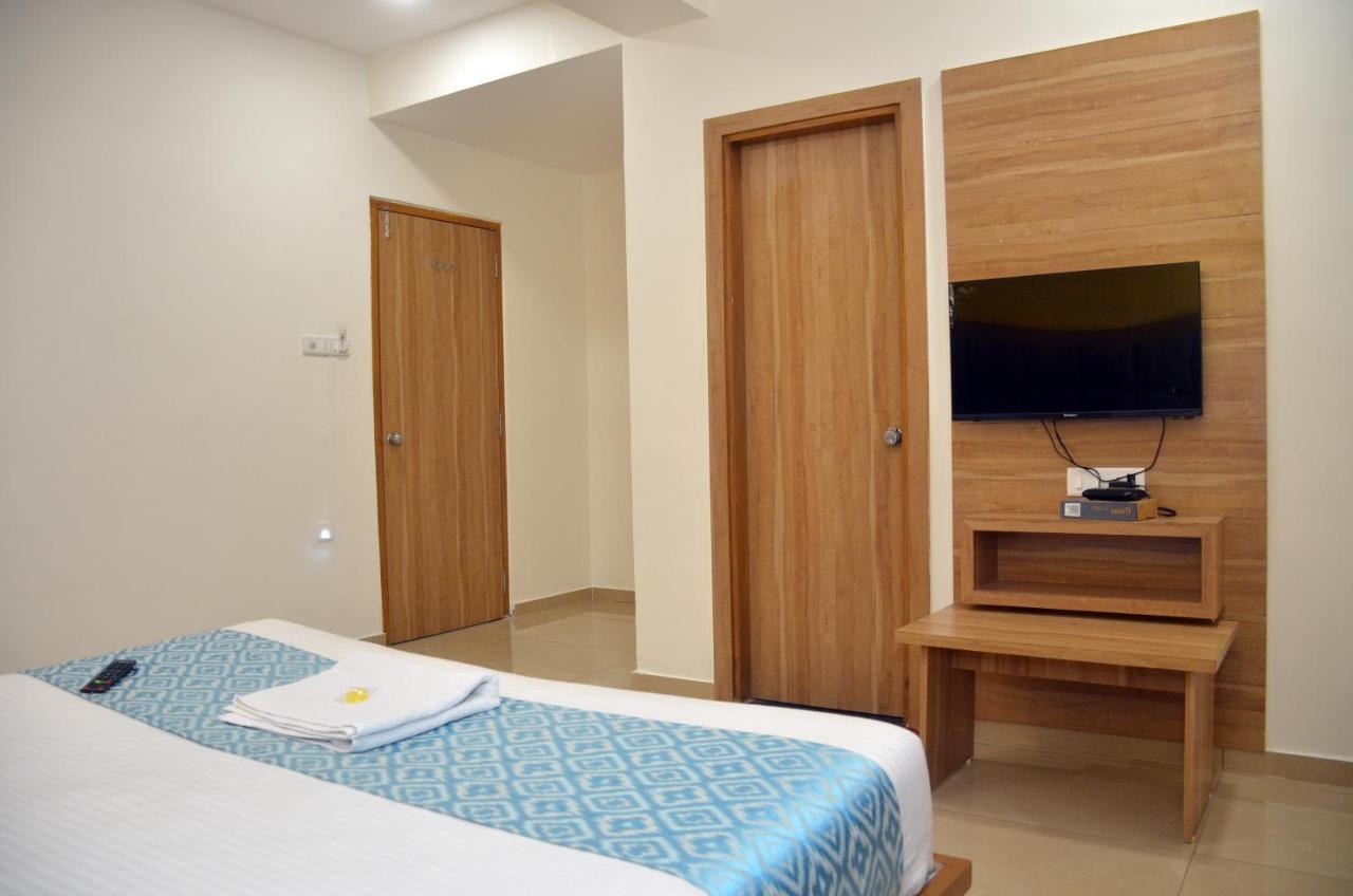Hotel Newyork Inn Anand Ngoại thất bức ảnh