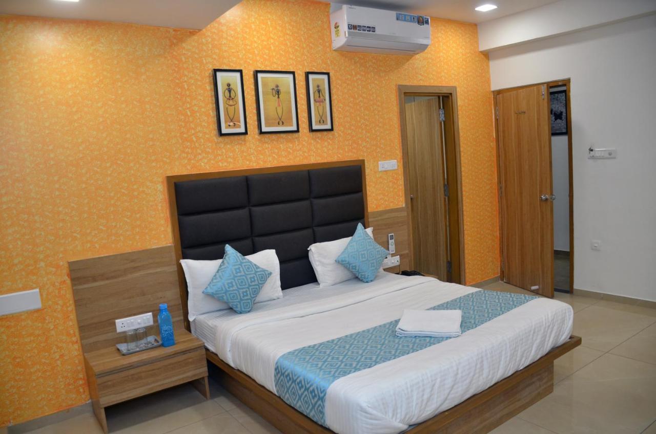 Hotel Newyork Inn Anand Ngoại thất bức ảnh