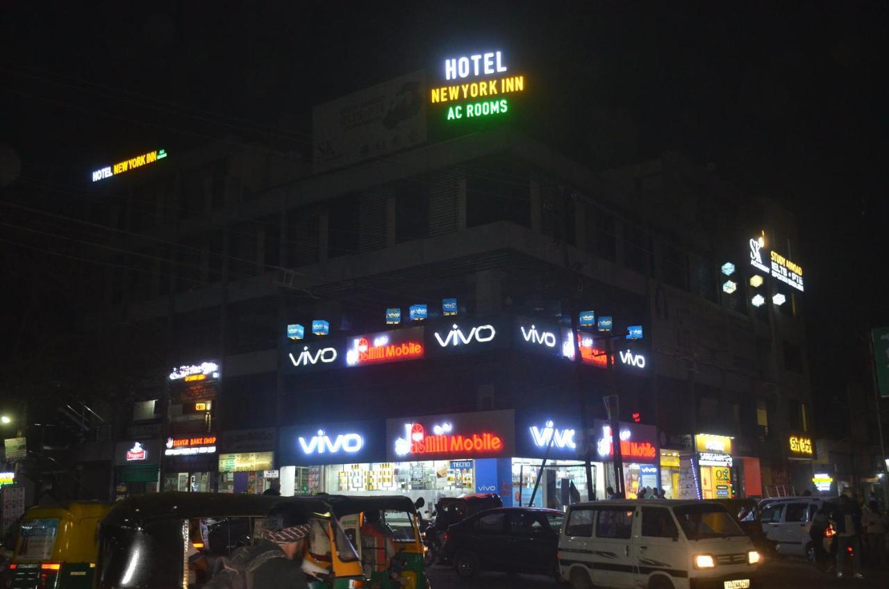Hotel Newyork Inn Anand Ngoại thất bức ảnh