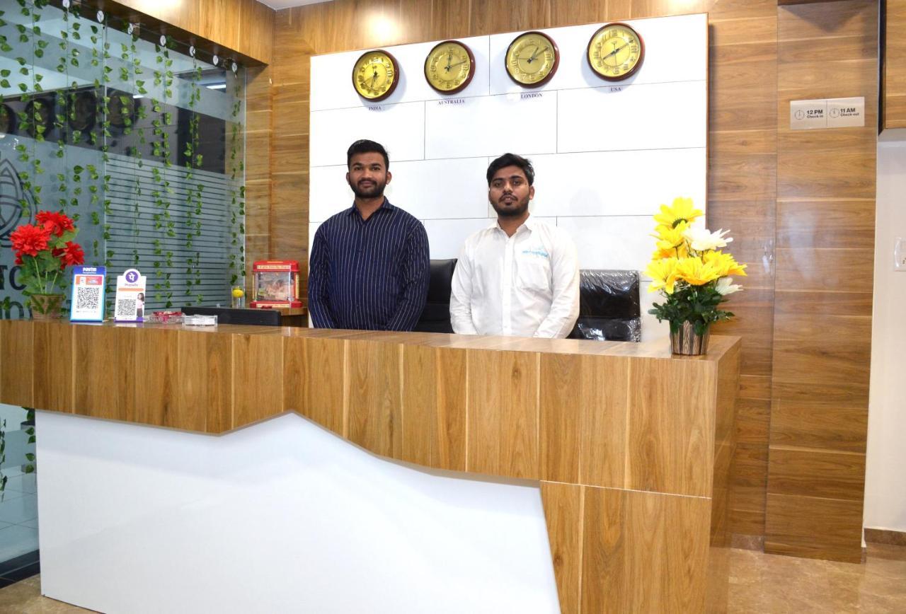 Hotel Newyork Inn Anand Ngoại thất bức ảnh