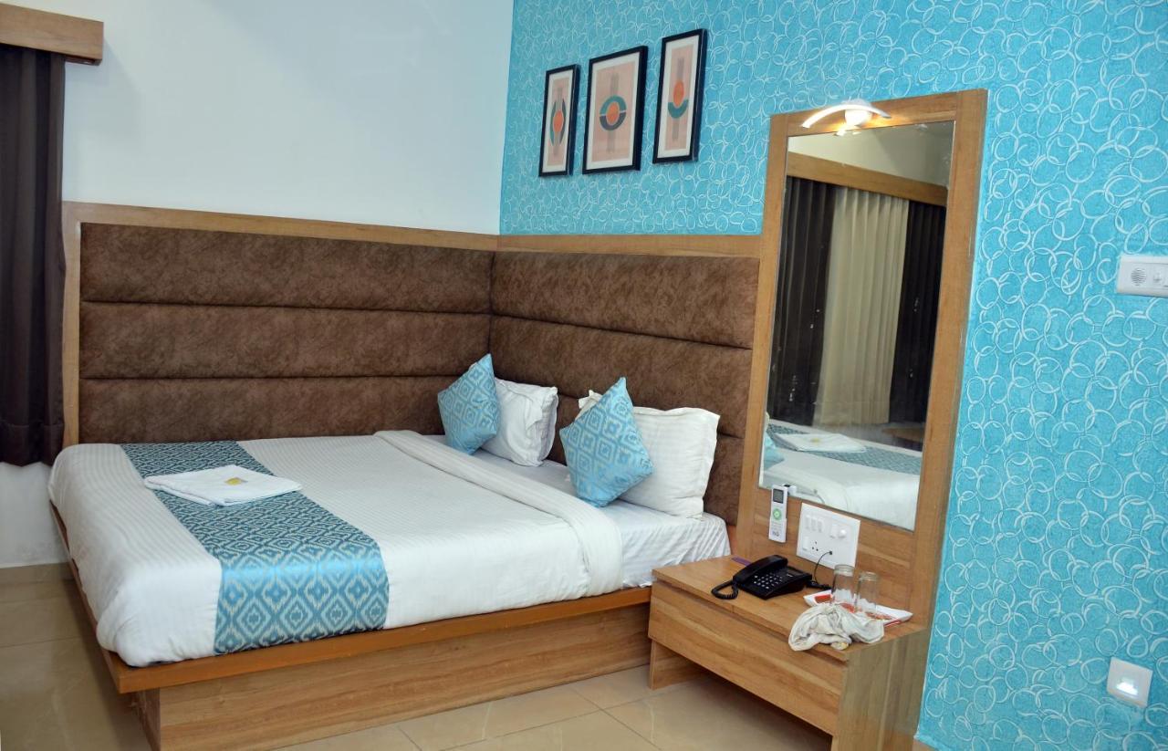 Hotel Newyork Inn Anand Ngoại thất bức ảnh