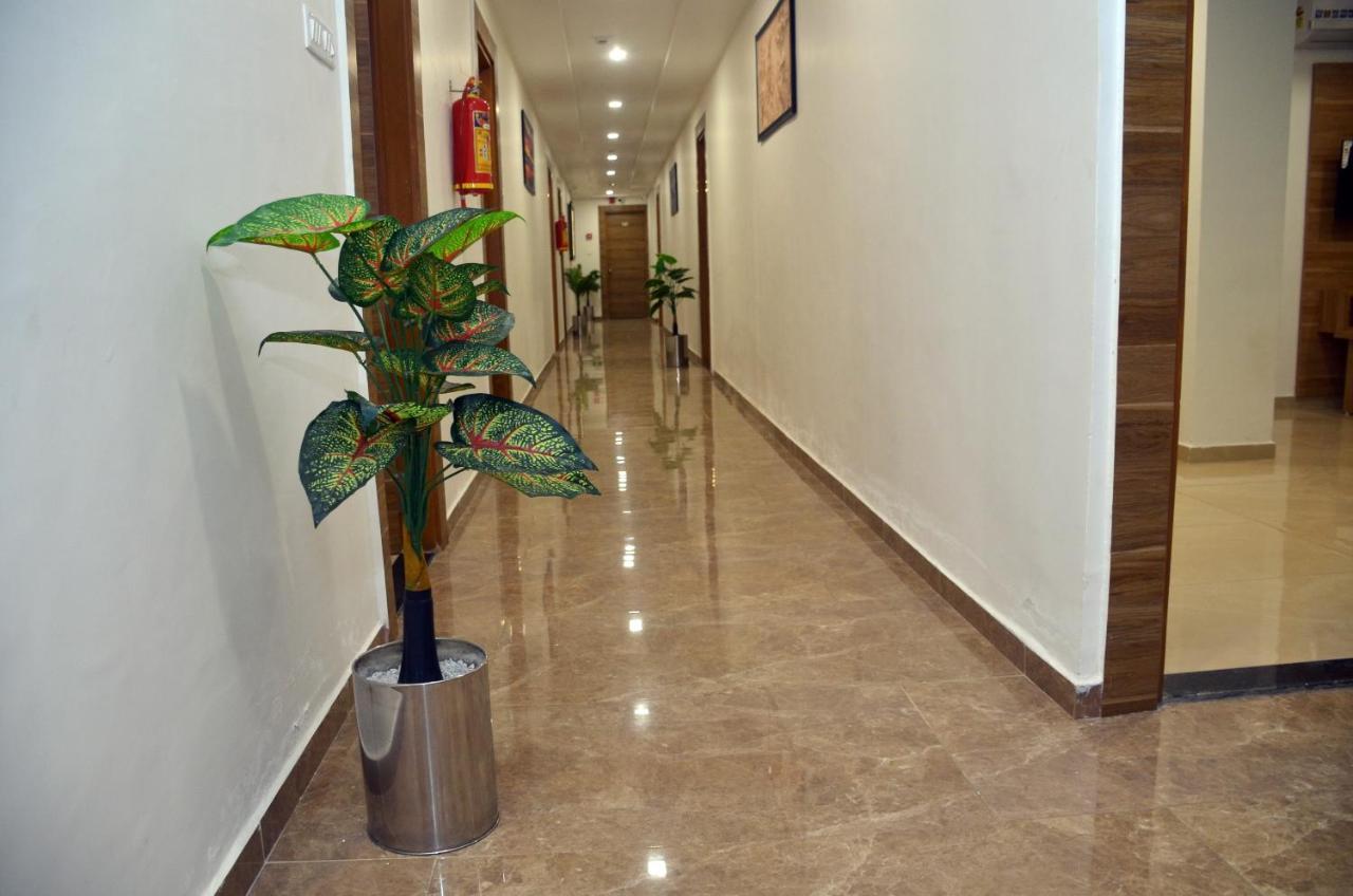 Hotel Newyork Inn Anand Ngoại thất bức ảnh