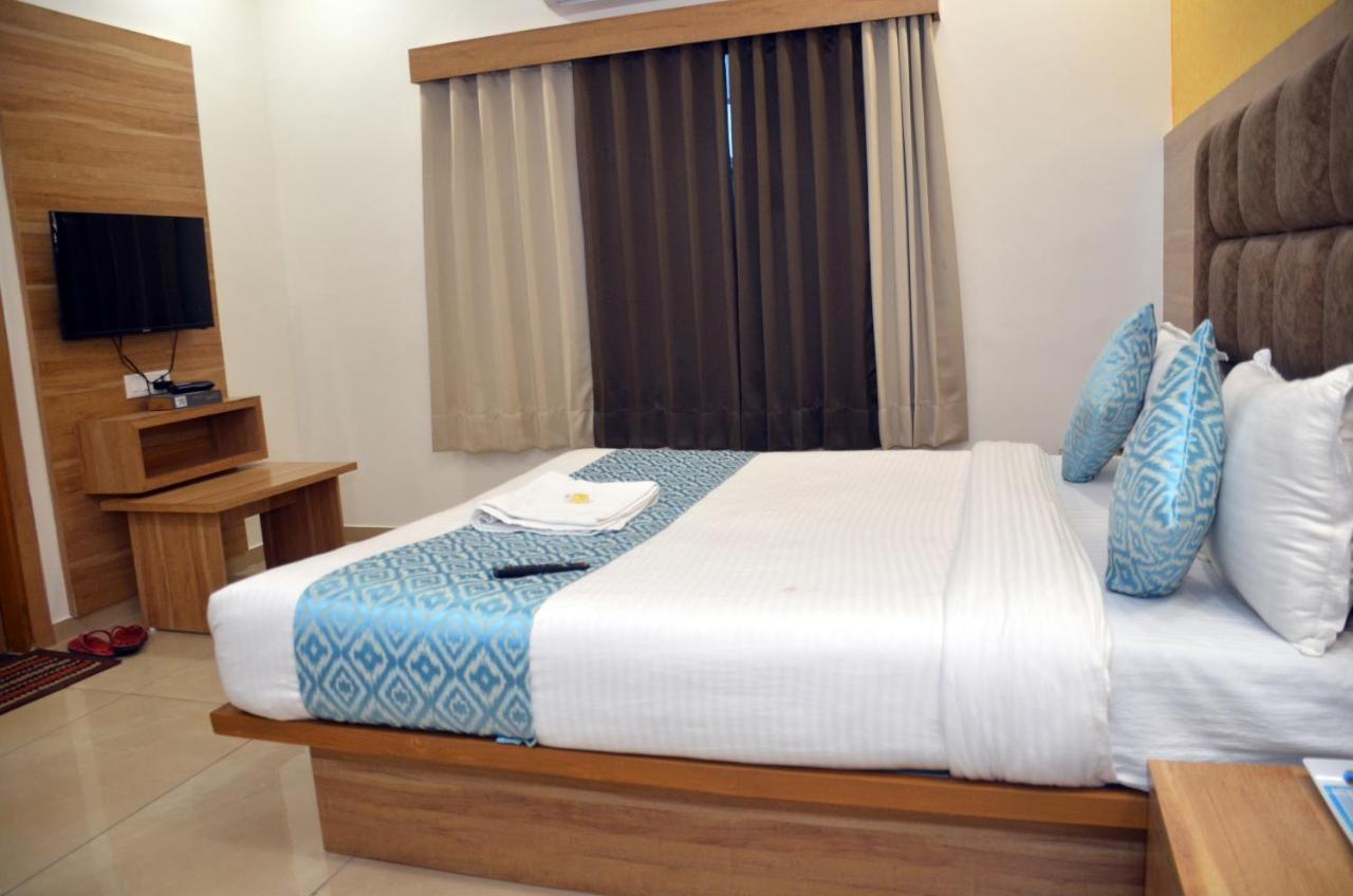Hotel Newyork Inn Anand Ngoại thất bức ảnh