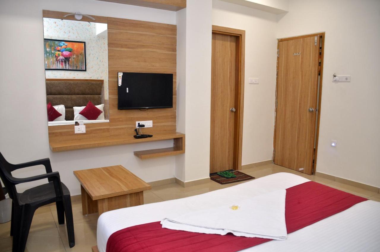 Hotel Newyork Inn Anand Ngoại thất bức ảnh