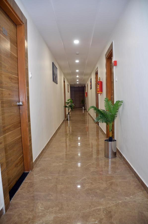 Hotel Newyork Inn Anand Ngoại thất bức ảnh