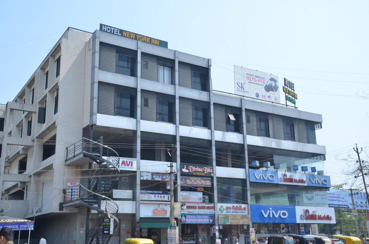 Hotel Newyork Inn Anand Ngoại thất bức ảnh